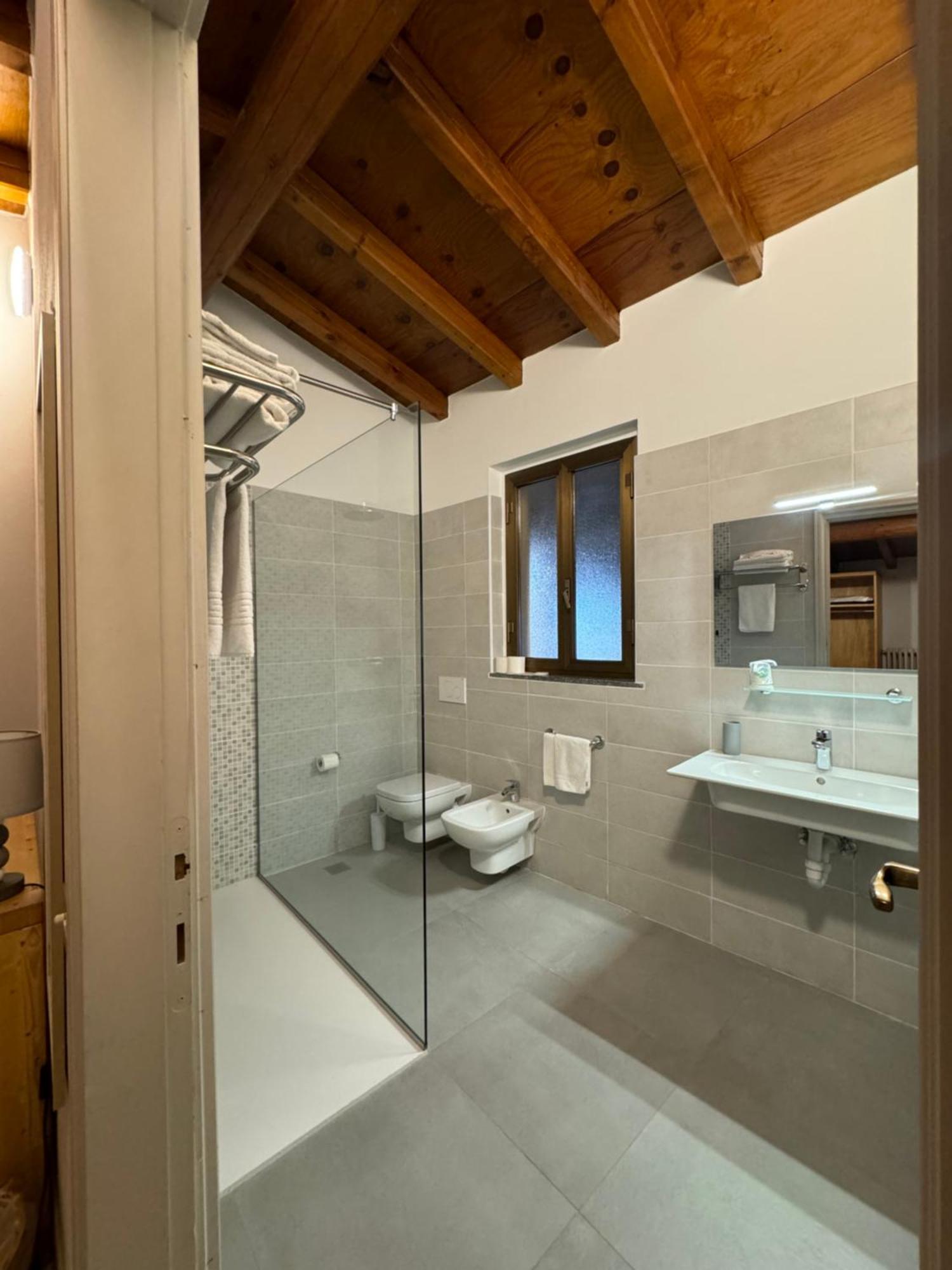 B&B Michelina Castiglione dʼIntelvi Dış mekan fotoğraf